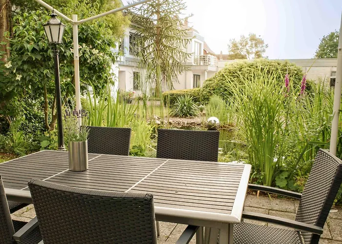 2 Engel Und Co Hello Holidays * Бад-Цвишенан